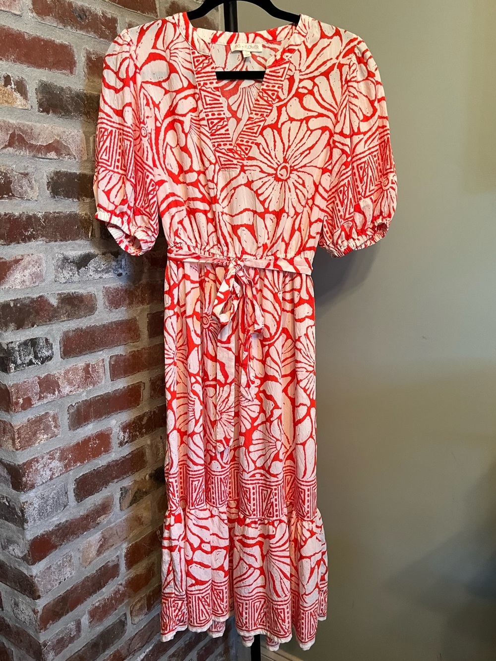 Fig and Flower midi dress vibrant red floral print and a tie waist | size small